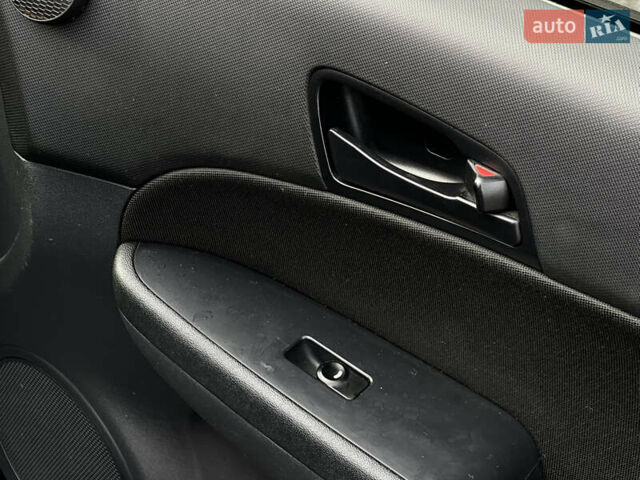Черный Хендай i30, объемом двигателя 1.6 л и пробегом 180 тыс. км за 6700 $, фото 54 на Automoto.ua