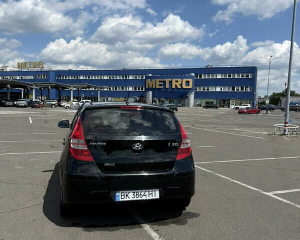 Черный Хендай i30, объемом двигателя 1.58 л и пробегом 230 тыс. км за 6350 $, фото 14 на Automoto.ua