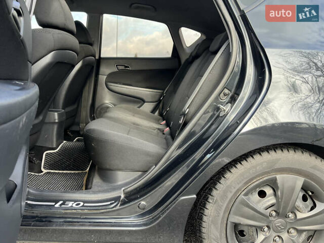 Черный Хендай i30, объемом двигателя 1.6 л и пробегом 180 тыс. км за 6700 $, фото 40 на Automoto.ua