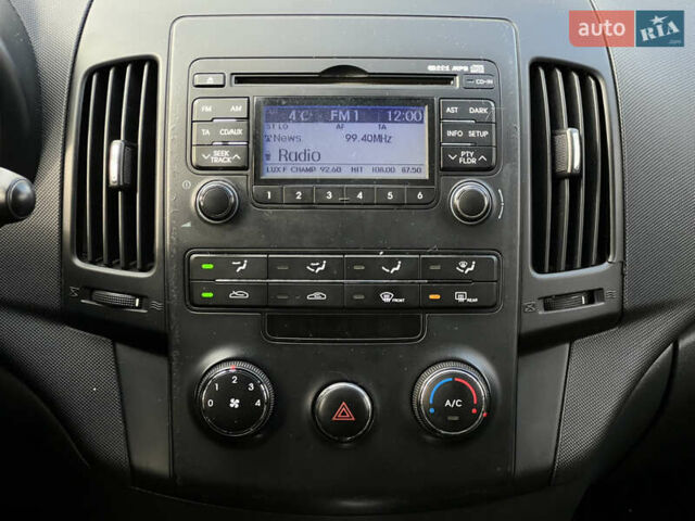 Черный Хендай i30, объемом двигателя 1.6 л и пробегом 180 тыс. км за 6700 $, фото 38 на Automoto.ua