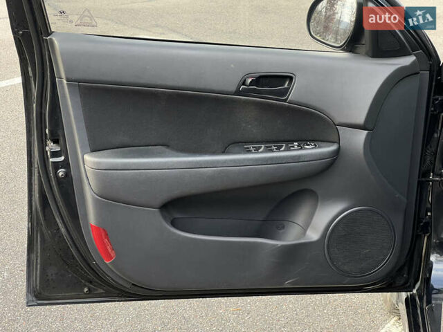 Черный Хендай i30, объемом двигателя 1.6 л и пробегом 180 тыс. км за 6700 $, фото 29 на Automoto.ua