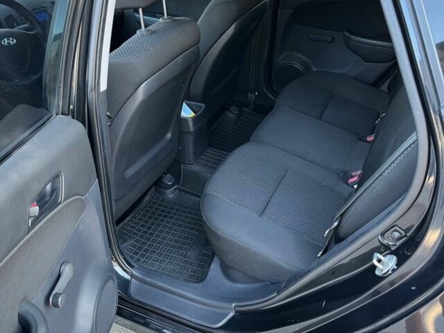 Черный Хендай i30, объемом двигателя 1.4 л и пробегом 230 тыс. км за 6200 $, фото 6 на Automoto.ua