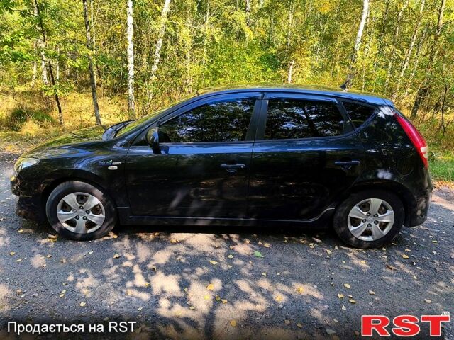 Чорний Хендай i30, об'ємом двигуна 1.6 л та пробігом 0 тис. км за 4400 $, фото 1 на Automoto.ua