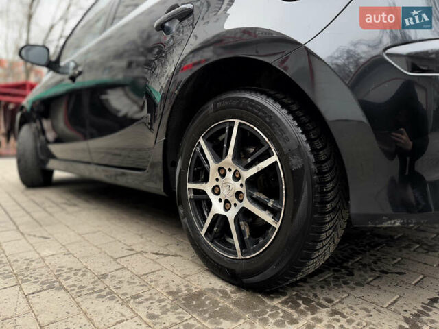 Черный Хендай i30, объемом двигателя 1.58 л и пробегом 215 тыс. км за 7500 $, фото 27 на Automoto.ua