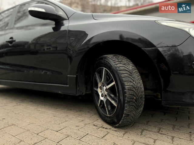 Черный Хендай i30, объемом двигателя 1.58 л и пробегом 215 тыс. км за 7500 $, фото 31 на Automoto.ua