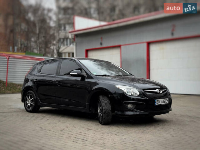 Черный Хендай i30, объемом двигателя 1.58 л и пробегом 215 тыс. км за 7500 $, фото 22 на Automoto.ua