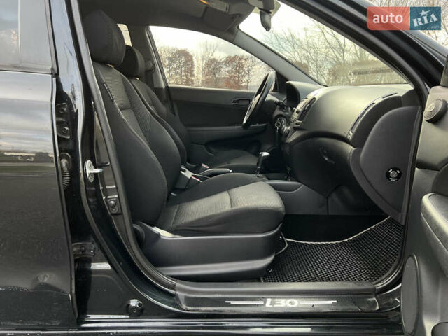 Черный Хендай i30, объемом двигателя 1.6 л и пробегом 180 тыс. км за 6700 $, фото 52 на Automoto.ua
