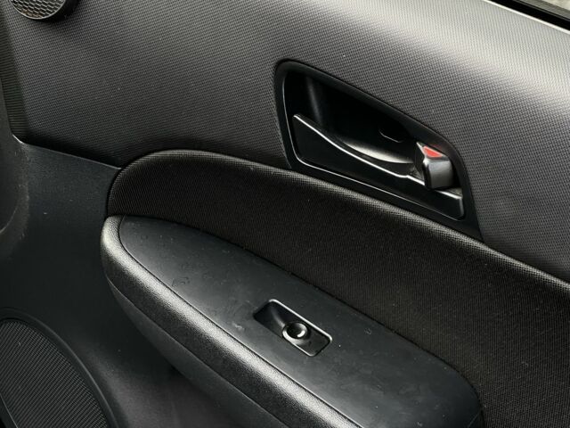 Черный Хендай i30, объемом двигателя 1.6 л и пробегом 160 тыс. км за 6500 $, фото 16 на Automoto.ua