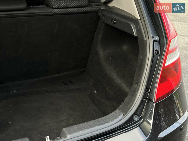 Черный Хендай i30, объемом двигателя 1.6 л и пробегом 180 тыс. км за 6700 $, фото 46 на Automoto.ua