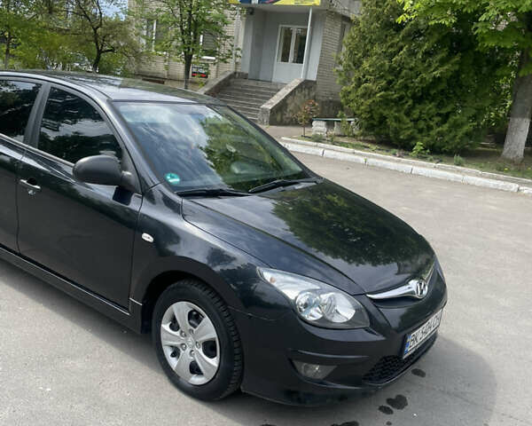 Черный Хендай i30, объемом двигателя 1.6 л и пробегом 223 тыс. км за 6100 $, фото 12 на Automoto.ua