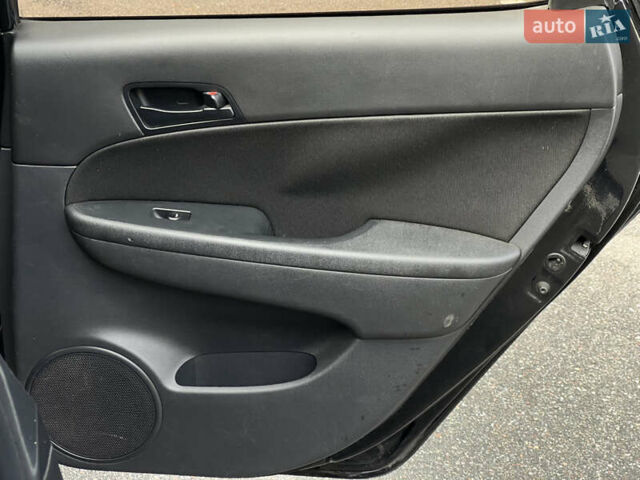 Черный Хендай i30, объемом двигателя 1.6 л и пробегом 180 тыс. км за 6700 $, фото 48 на Automoto.ua
