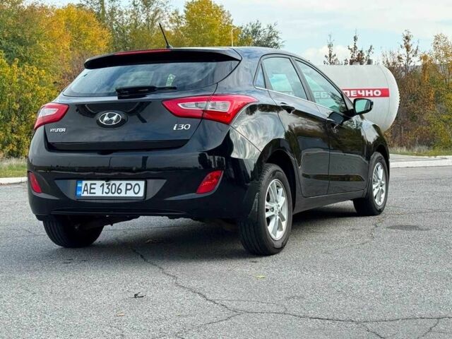Черный Хендай i30, объемом двигателя 1.6 л и пробегом 105 тыс. км за 8999 $, фото 3 на Automoto.ua