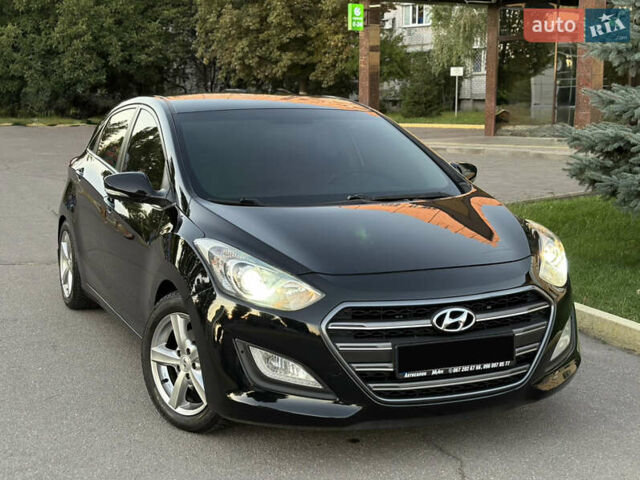 Черный Хендай i30, объемом двигателя 1.59 л и пробегом 158 тыс. км за 8888 $, фото 5 на Automoto.ua
