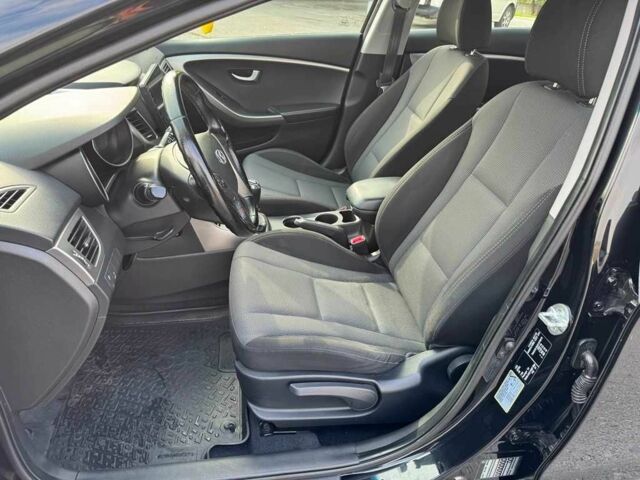 Черный Хендай i30, объемом двигателя 1.6 л и пробегом 105 тыс. км за 8999 $, фото 10 на Automoto.ua