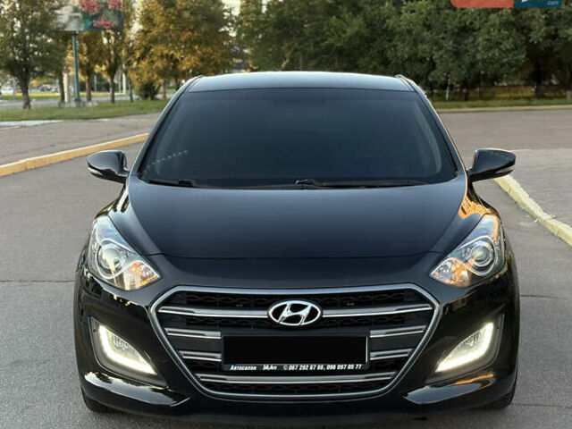 Черный Хендай i30, объемом двигателя 1.59 л и пробегом 158 тыс. км за 8888 $, фото 6 на Automoto.ua