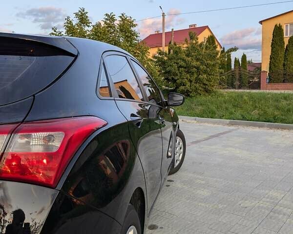 Черный Хендай i30, объемом двигателя 1.4 л и пробегом 138 тыс. км за 8700 $, фото 32 на Automoto.ua