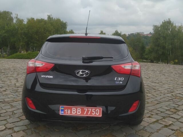 Чорний Хендай i30, об'ємом двигуна 1.6 л та пробігом 227 тис. км за 7500 $, фото 5 на Automoto.ua
