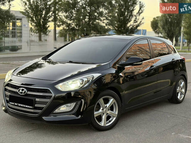 Черный Хендай i30, объемом двигателя 1.59 л и пробегом 158 тыс. км за 8888 $, фото 4 на Automoto.ua