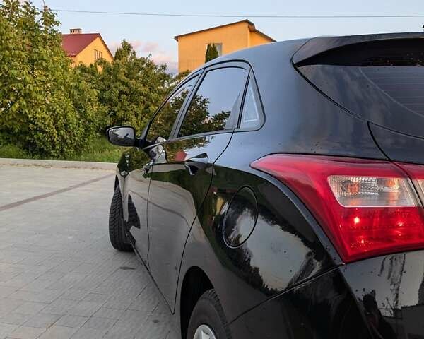 Черный Хендай i30, объемом двигателя 1.4 л и пробегом 138 тыс. км за 8700 $, фото 31 на Automoto.ua