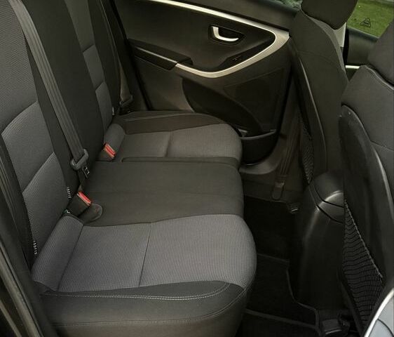 Чорний Хендай i30, об'ємом двигуна 1.6 л та пробігом 160 тис. км за 9777 $, фото 19 на Automoto.ua