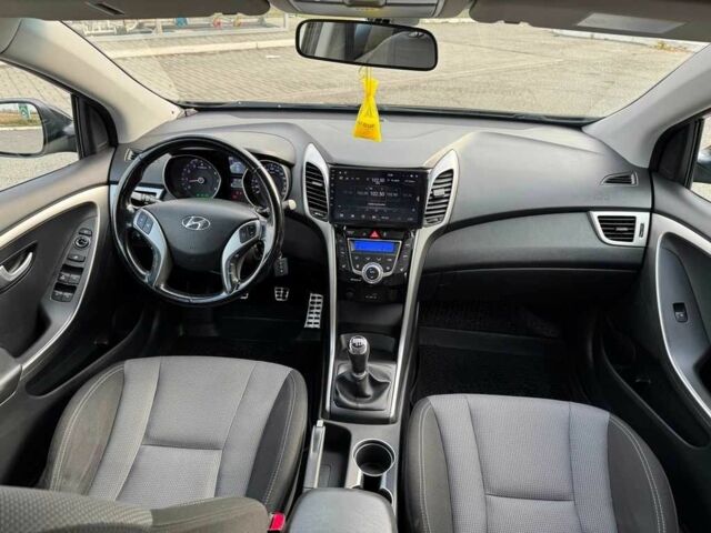 Черный Хендай i30, объемом двигателя 1.6 л и пробегом 105 тыс. км за 8999 $, фото 20 на Automoto.ua