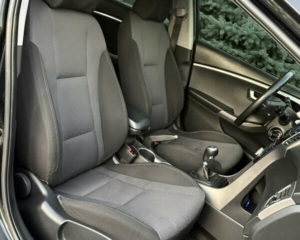 Черный Хендай i30, объемом двигателя 1.59 л и пробегом 158 тыс. км за 8888 $, фото 32 на Automoto.ua