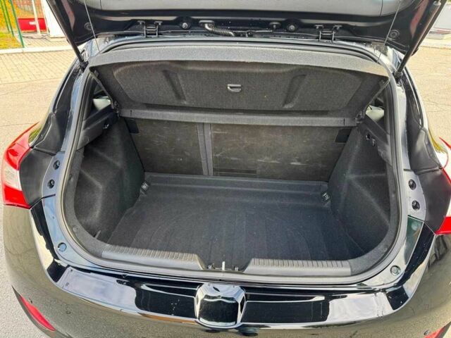 Черный Хендай i30, объемом двигателя 1.6 л и пробегом 105 тыс. км за 8999 $, фото 14 на Automoto.ua