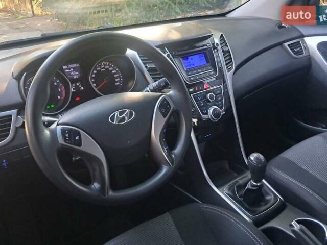 Черный Хендай i30, объемом двигателя 1.59 л и пробегом 102 тыс. км за 6700 $, фото 10 на Automoto.ua