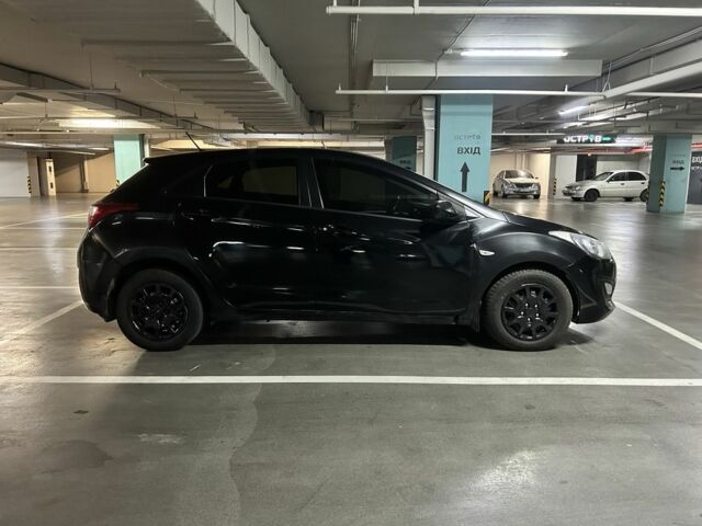 Хендай i30 2013 в Одессе на Automoto.ua Черный Хендай i30, объемом двигателя 1.4 л и пробегом 220 тыс. км за 7600 $, фото 3 на Automoto.ua