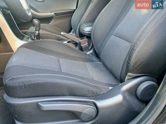Черный Хендай i30, объемом двигателя 1.59 л и пробегом 102 тыс. км за 6700 $, фото 18 на Automoto.ua