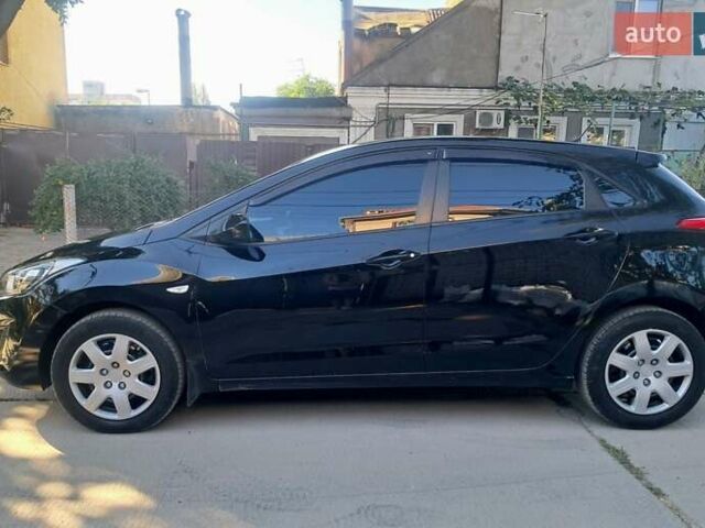 Черный Хендай i30, объемом двигателя 1.59 л и пробегом 102 тыс. км за 6700 $, фото 2 на Automoto.ua