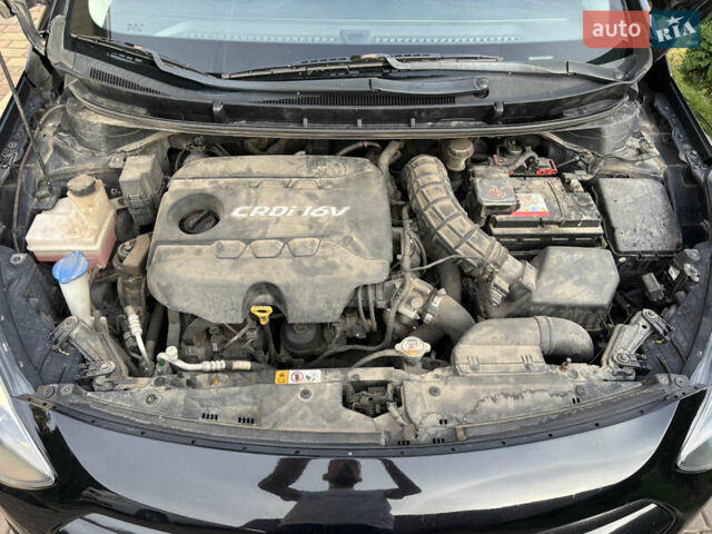 Черный Хендай i30, объемом двигателя 1.4 л и пробегом 259 тыс. км за 6600 $, фото 11 на Automoto.ua
