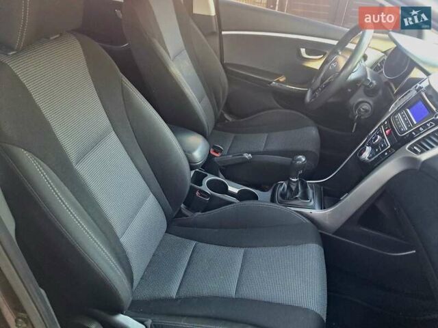Черный Хендай i30, объемом двигателя 1.59 л и пробегом 102 тыс. км за 6700 $, фото 17 на Automoto.ua