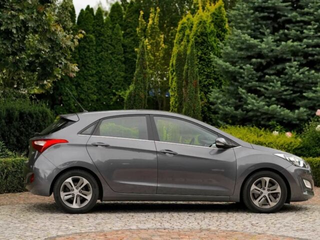 Черный Хендай i30, объемом двигателя 1.6 л и пробегом 109 тыс. км за 8000 $, фото 1 на Automoto.ua