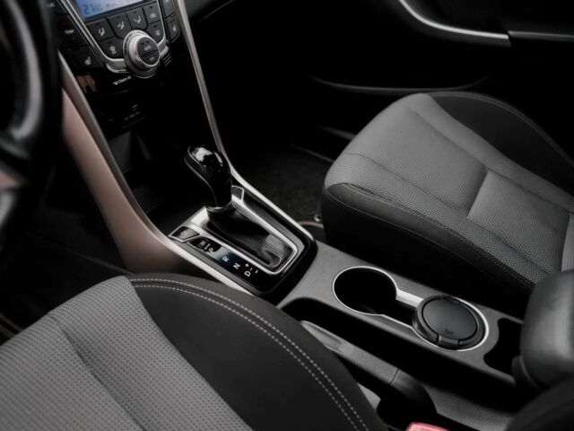 Черный Хендай i30, объемом двигателя 1.6 л и пробегом 109 тыс. км за 8000 $, фото 7 на Automoto.ua