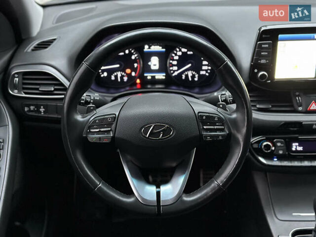 Черный Хендай i30, объемом двигателя 1.4 л и пробегом 97 тыс. км за 15300 $, фото 25 на Automoto.ua