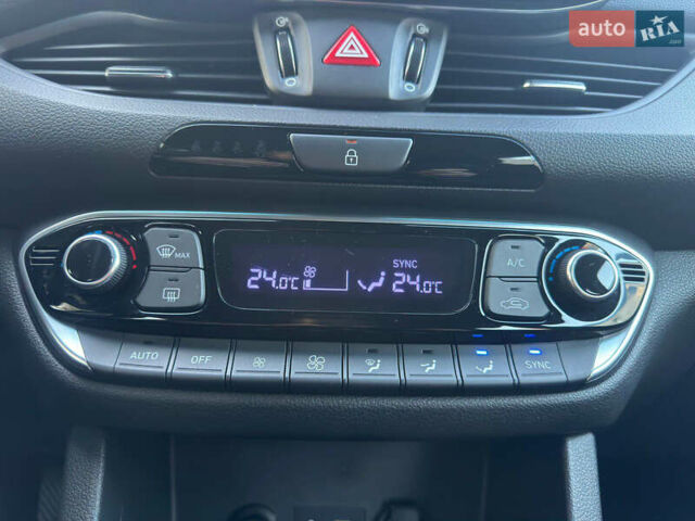 Черный Хендай i30, объемом двигателя 1.6 л и пробегом 66 тыс. км за 12800 $, фото 18 на Automoto.ua