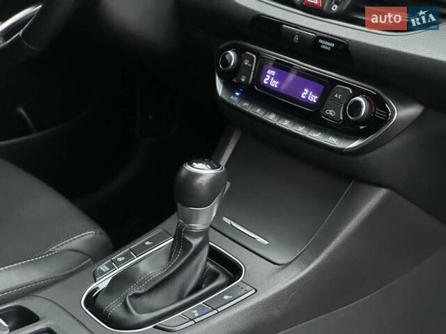 Черный Хендай i30, объемом двигателя 1.4 л и пробегом 97 тыс. км за 15300 $, фото 34 на Automoto.ua