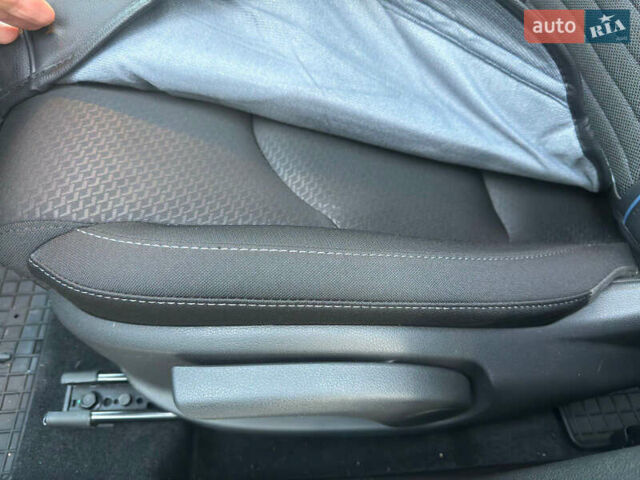 Черный Хендай i30, объемом двигателя 1.6 л и пробегом 66 тыс. км за 12800 $, фото 11 на Automoto.ua