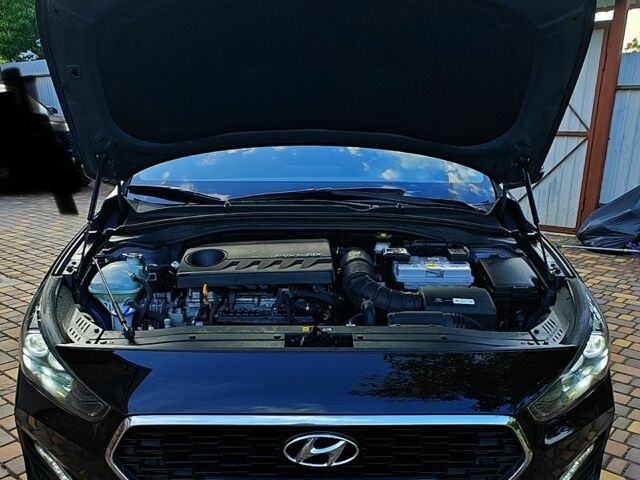 Черный Хендай i30, объемом двигателя 1.4 л и пробегом 97 тыс. км за 14500 $, фото 4 на Automoto.ua