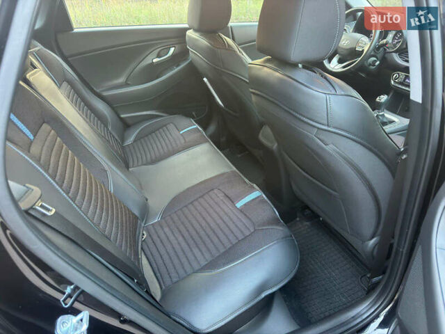 Черный Хендай i30, объемом двигателя 1.6 л и пробегом 66 тыс. км за 12800 $, фото 28 на Automoto.ua