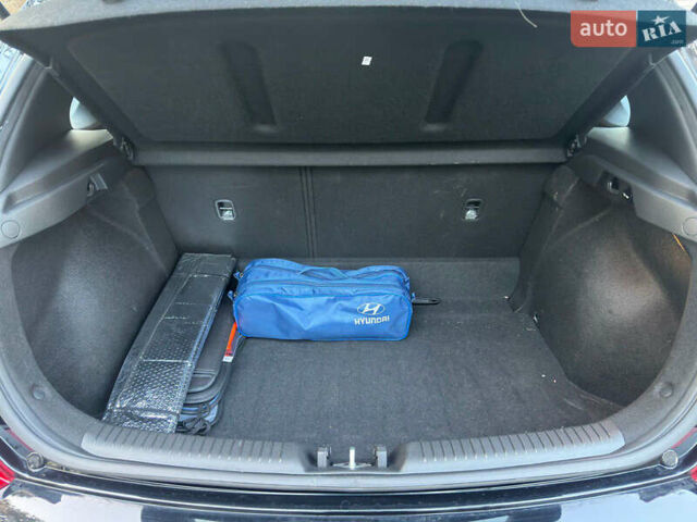 Черный Хендай i30, объемом двигателя 1.6 л и пробегом 66 тыс. км за 12800 $, фото 29 на Automoto.ua