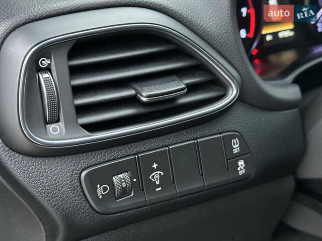 Черный Хендай i30, объемом двигателя 1.4 л и пробегом 97 тыс. км за 15300 $, фото 30 на Automoto.ua