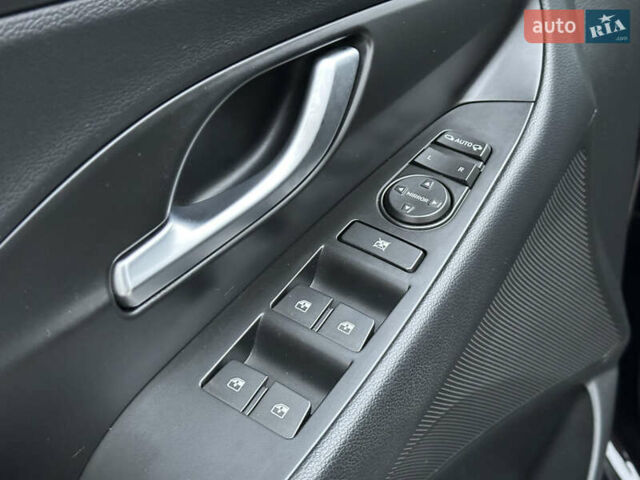 Черный Хендай i30, объемом двигателя 1.4 л и пробегом 97 тыс. км за 15300 $, фото 31 на Automoto.ua