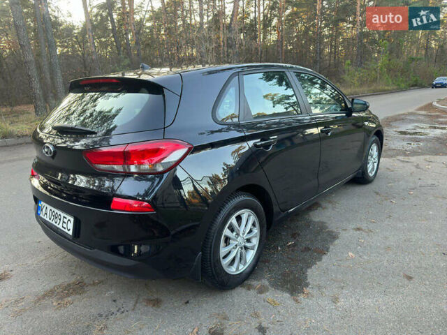 Черный Хендай i30, объемом двигателя 1.6 л и пробегом 66 тыс. км за 12800 $, фото 7 на Automoto.ua