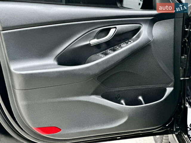 Черный Хендай i30, объемом двигателя 1.4 л и пробегом 97 тыс. км за 15300 $, фото 39 на Automoto.ua