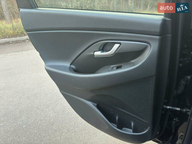 Черный Хендай i30, объемом двигателя 1.6 л и пробегом 66 тыс. км за 12800 $, фото 34 на Automoto.ua