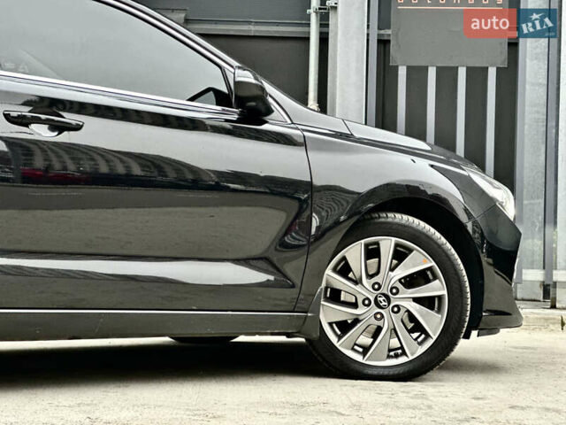 Черный Хендай i30, объемом двигателя 1.4 л и пробегом 97 тыс. км за 15300 $, фото 10 на Automoto.ua