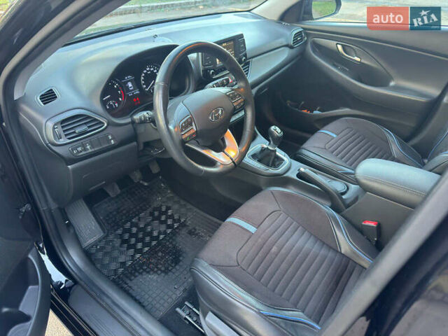 Черный Хендай i30, объемом двигателя 1.6 л и пробегом 66 тыс. км за 12800 $, фото 10 на Automoto.ua