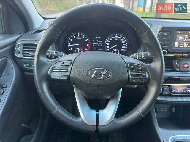 Черный Хендай i30, объемом двигателя 1.6 л и пробегом 66 тыс. км за 12800 $, фото 16 на Automoto.ua